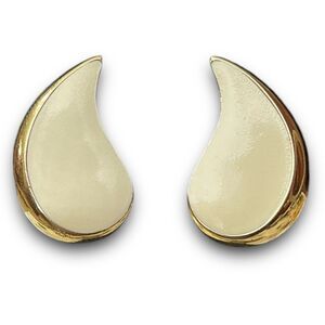 Vintage Monet Gold Tone & Cream Colored Teardrop Clip On Earrings